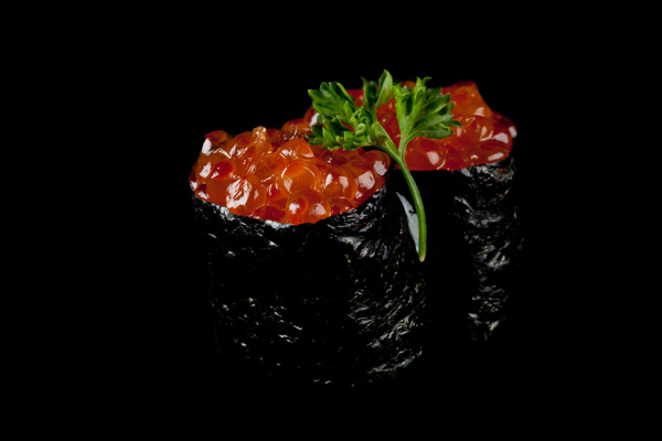 Sushi aux oeufs de saumon